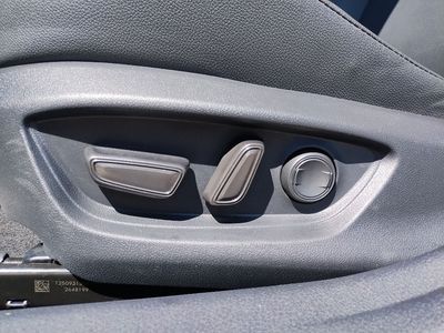 2025 Toyota Camry - Photo 24