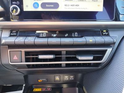 2025 Toyota Camry - Photo 37