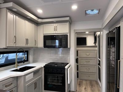 2026 Brinkley Model Z - Photo 10