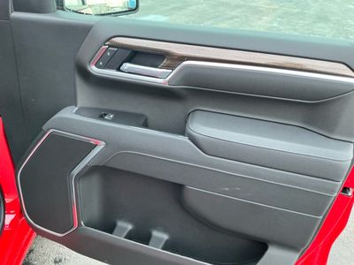 2026 Chevrolet Silverado 1500 — photo 21 view