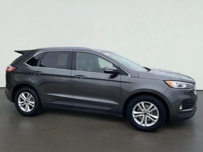 2020 Ford Edge SEL in Gray — front three-quarter view