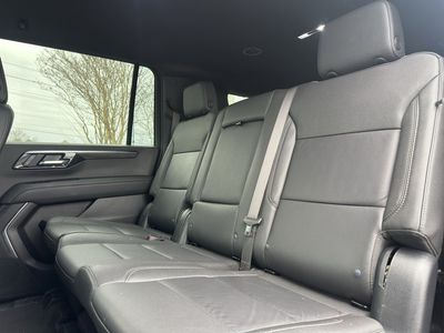2025 Chevrolet Suburban - Photo 23