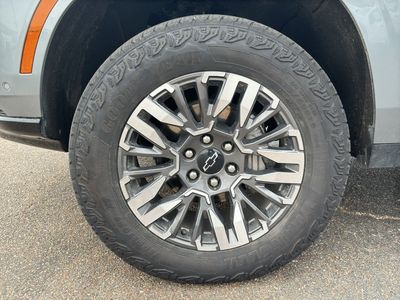 2025 Chevrolet Suburban - Photo 12