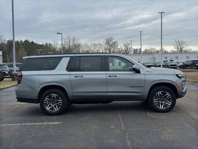 2025 Chevrolet Suburban - Photo 8