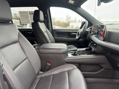 2025 Chevrolet Suburban - Photo 34