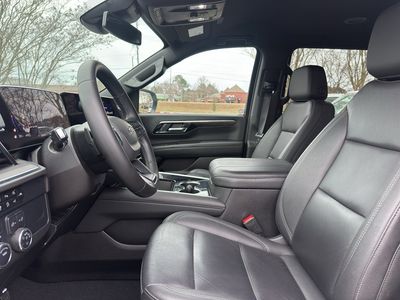 2025 Chevrolet Suburban - Photo 13