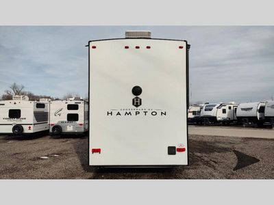 2025 CrossRoads RV Hampton - Photo 4