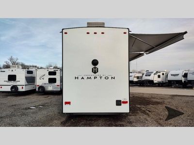 2025 CrossRoads RV Hampton - Photo 5