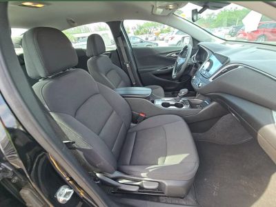 2025 Chevrolet Malibu - Photo 8