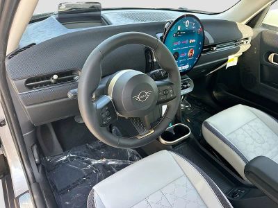 2026 MINI Hardtop 4 Door — photo 7 view