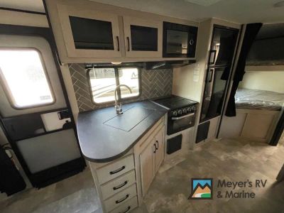 2022 Coachmen RV Apex Ultra-Lite - Photo 10