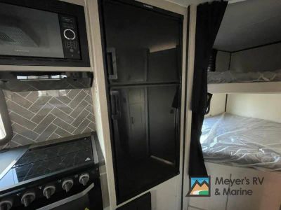 2022 Coachmen RV Apex Ultra-Lite - Photo 17