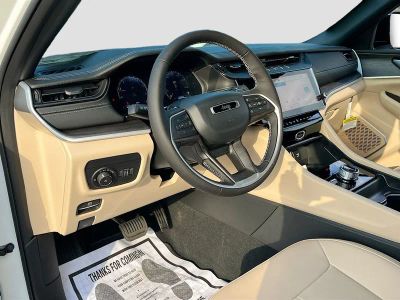 2026 Jeep Grand Cherokee L — photo 9 view