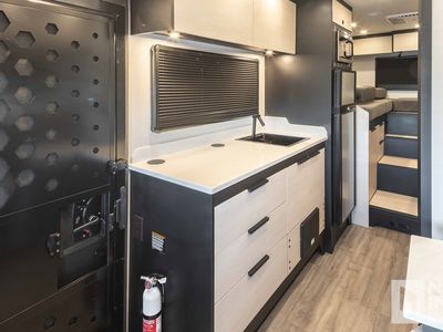 2026 Tiffin Motorhomes Open Trail - Photo 11