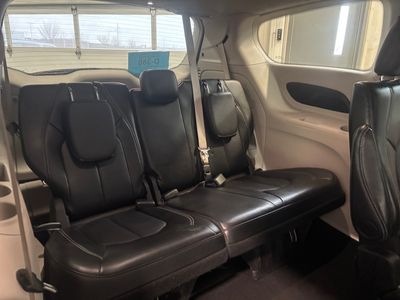 2024 Chrysler Pacifica — photo 14 view