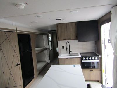 2025 Forest River Wildwood - Photo 13