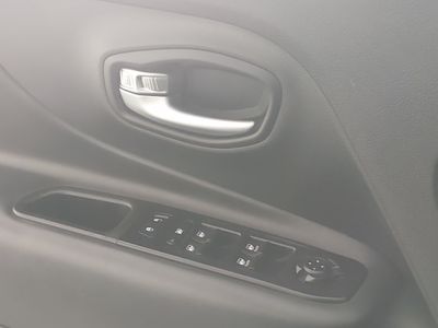2022 Jeep Renegade - Photo 19