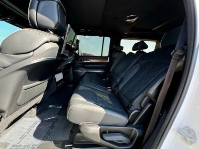 2022 Jeep Grand Wagoneer - Photo 32