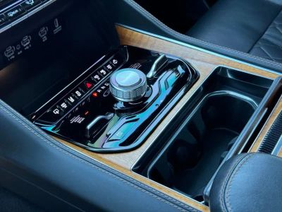 2022 Jeep Grand Wagoneer - Photo 31