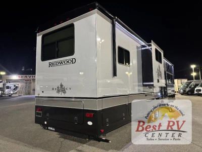 2025 Redwood RV Regency - Photo 4