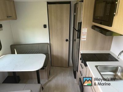 2026 Dutchmen RV Kodiak — photo 8 view