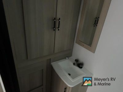 2026 Dutchmen RV Kodiak — photo 10 view