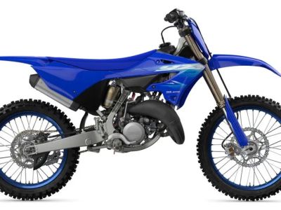 2027 Yamaha YZ125 in Team Yamaha Blue — front three-quarter view