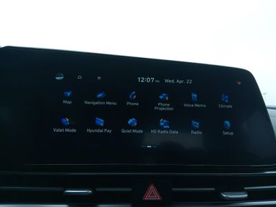 2024 Hyundai Elantra - Photo 17