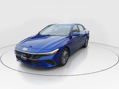 2024 Hyundai Elantra - Photo 3