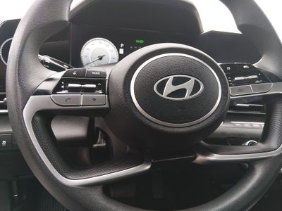 2024 Hyundai Elantra - Photo 12