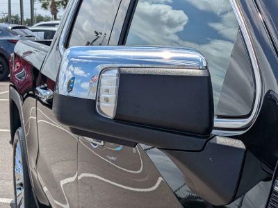 2023 GMC Sierra 1500 — photo 11 view