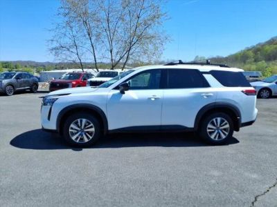 2026 Nissan Pathfinder — side profile view