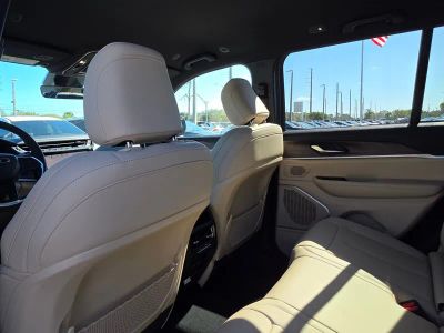 2026 Jeep Grand Cherokee — photo 9 view