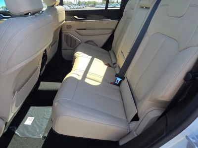 2026 Jeep Grand Cherokee — photo 8 view