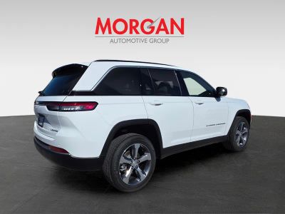 2026 Jeep Grand Cherokee — interior view