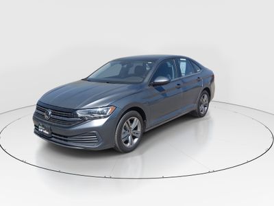 2024 Volkswagen Jetta - Photo 3