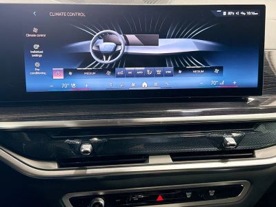 2025 BMW X6 — photo 34 view