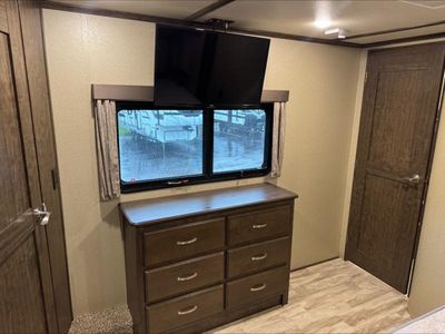 2018 Grand Design Solitude - Photo 17