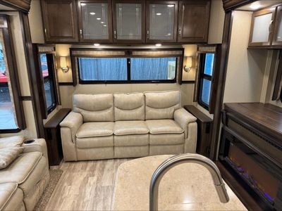 2018 Grand Design Solitude - Photo 23
