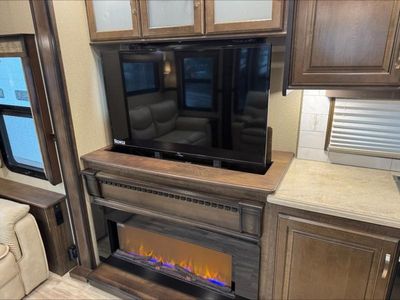 2018 Grand Design Solitude - Photo 20