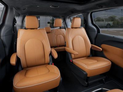 2026 Chrysler Pacifica — photo 15 view