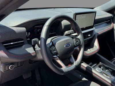 2025 Ford Explorer — detail view