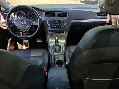 2017 Volkswagen Golf Alltrack — photo 12 view