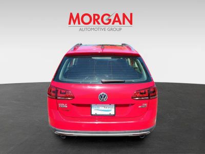 2017 Volkswagen Golf Alltrack — detail view