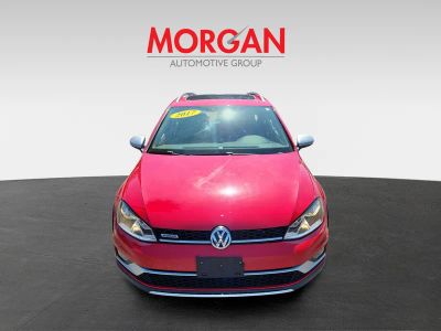2017 Volkswagen Golf Alltrack — side profile view
