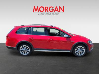 2017 Volkswagen Golf Alltrack — rear three-quarter view