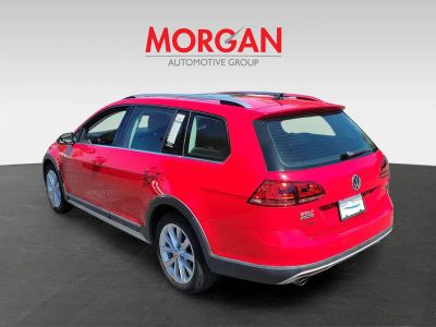 2017 Volkswagen Golf Alltrack — engine compartment view