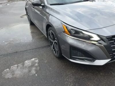 2023 Nissan Altima 2.5 SR - Photo 5