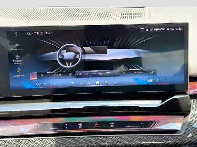 2027 BMW 5 Series — photo 33 view