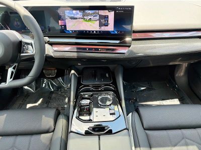 2027 BMW 5 Series — photo 18 view